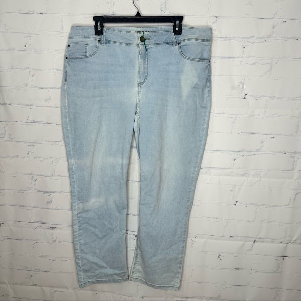 Chico’s size 2.5/14‎ ultimate fit platinum jeans